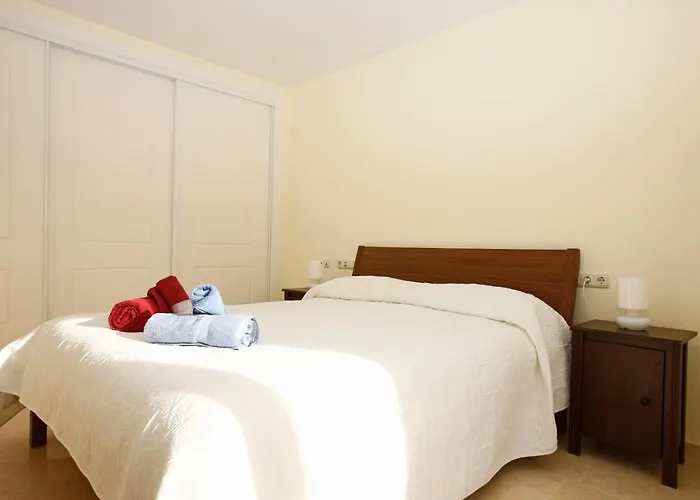 Ref 1 Spacious Sea View