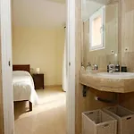 아파트 Ref 1 Spacious Sea View 마르베야