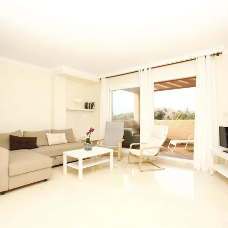 Appartement Ref 1 Spacious Sea View *
